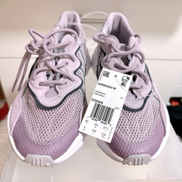 NEW Adidas Originals Ozweego Sneakers - Size 6 Women - Picture 5 of 11